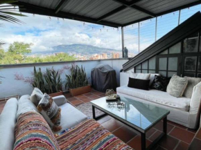 3 Story Penthouse with 2 parking spaces in Laureles